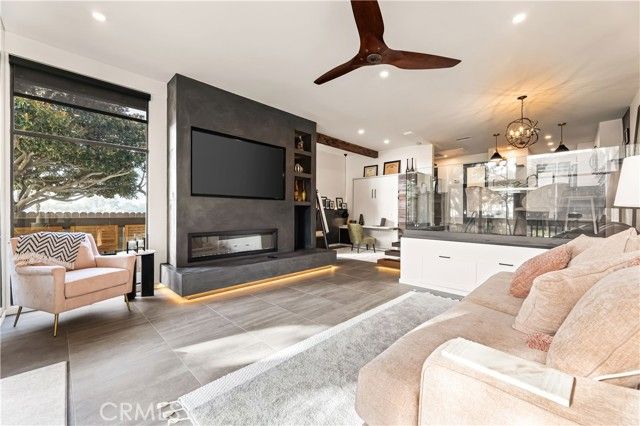 5118 Marina Pacifica Dr S, Long Beach, CA 90803