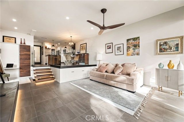 5118 Marina Pacifica Dr S, Long Beach, CA 90803