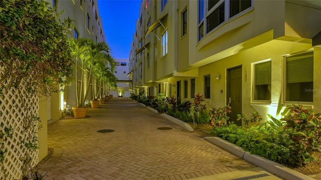 235 COCOANUT AVENUE 108B, Sarasota, FL 34236