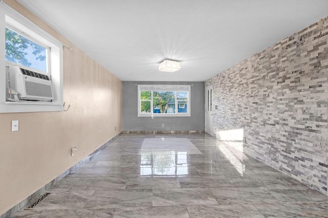 693 Maurine Drive, Columbus, OH 43228