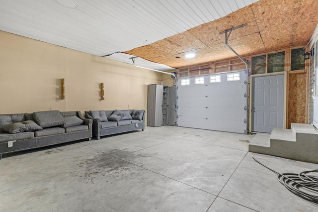693 Maurine Drive, Columbus, OH 43228