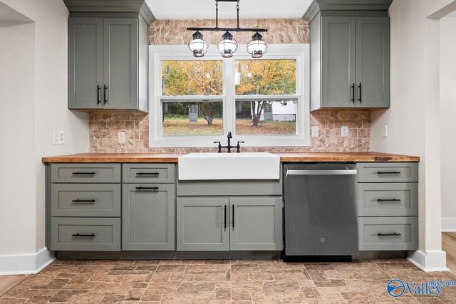 1329 Monte Vista Drive, Gadsden, AL 35904