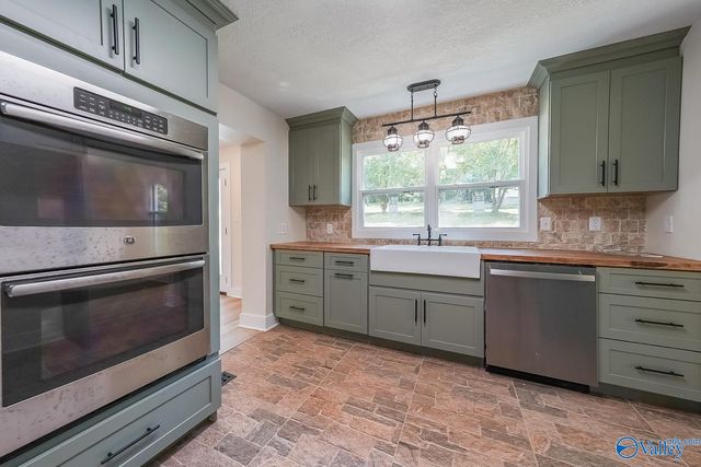 1329 Monte Vista Drive, Gadsden, AL 35904