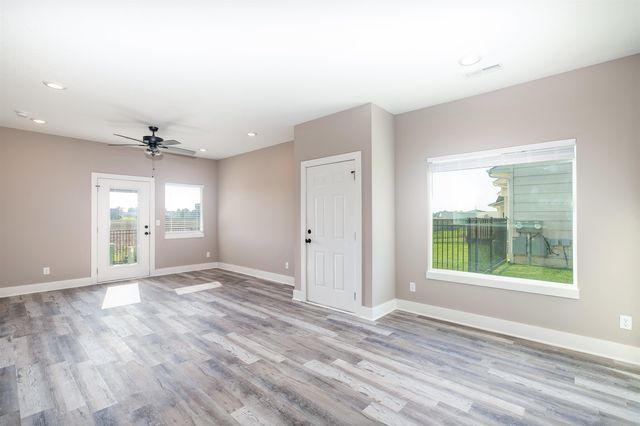 5503 N Sandkey Cir, Wichita, KS 67204