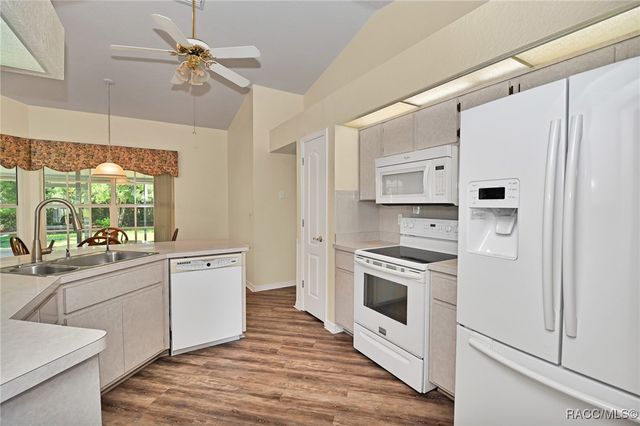 1 Morning Glory Court, Homosassa, FL 34446