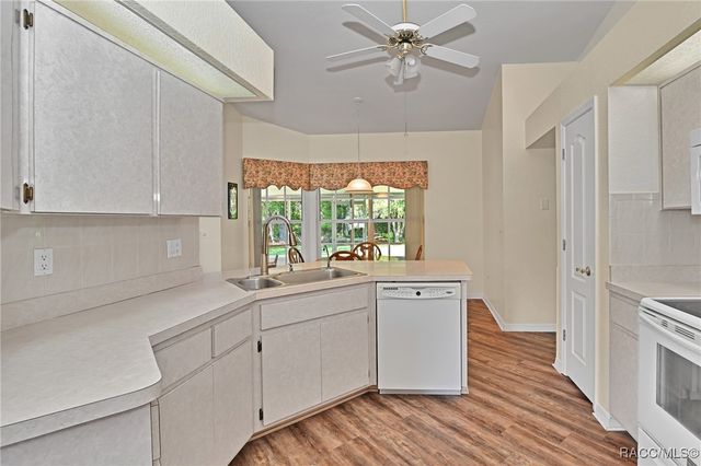 1 Morning Glory Court, Homosassa, FL 34446