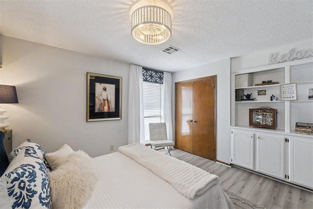 1033 W Griggs Way, Mustang, OK 73064