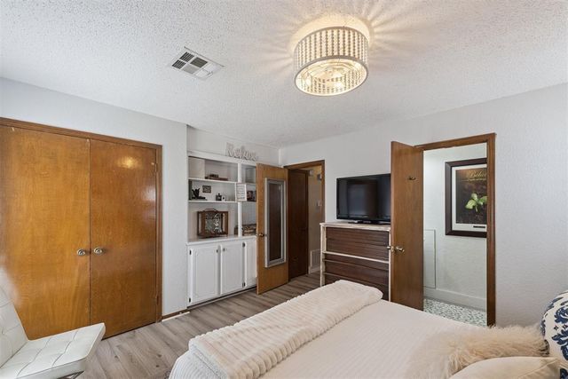 1033 W Griggs Way, Mustang, OK 73064