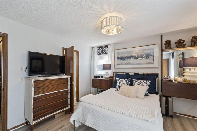 1033 W Griggs Way, Mustang, OK 73064