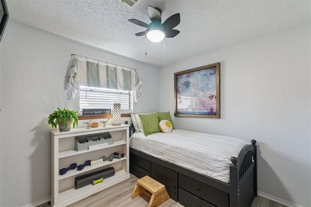 1033 W Griggs Way, Mustang, OK 73064