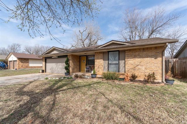 1033 W Griggs Way, Mustang, OK 73064