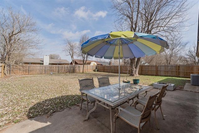 1033 W Griggs Way, Mustang, OK 73064