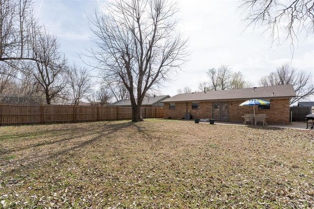 1033 W Griggs Way, Mustang, OK 73064