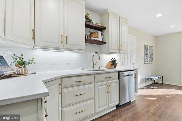 11302 ALMS HOUSE CT, Fairfax Station, VA 22039