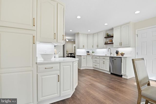 11302 ALMS HOUSE CT, Fairfax Station, VA 22039