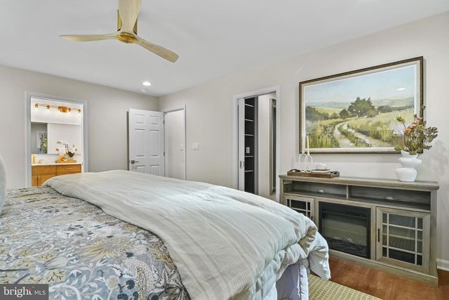 11302 ALMS HOUSE CT, Fairfax Station, VA 22039