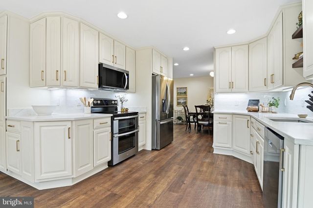 11302 ALMS HOUSE CT, Fairfax Station, VA 22039