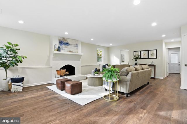 11302 ALMS HOUSE CT, Fairfax Station, VA 22039