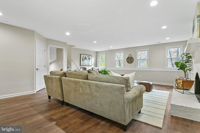 11302 ALMS HOUSE CT, Fairfax Station, VA 22039