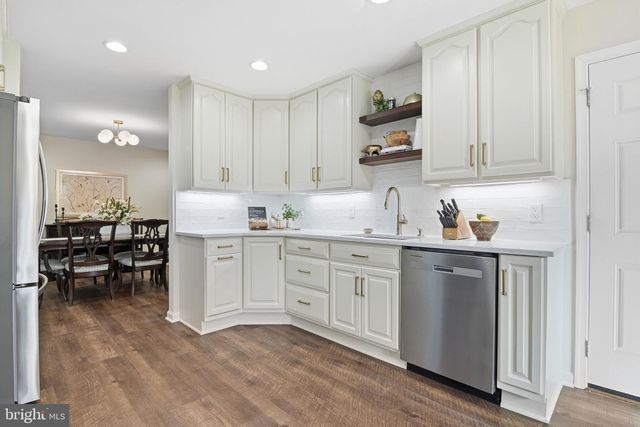 11302 ALMS HOUSE CT, Fairfax Station, VA 22039