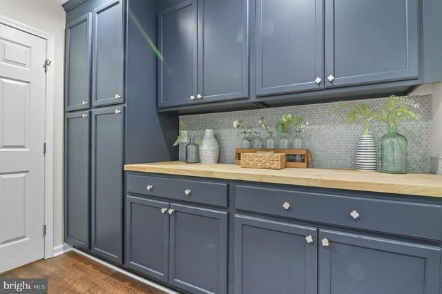 11302 ALMS HOUSE CT, Fairfax Station, VA 22039