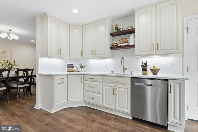 11302 ALMS HOUSE CT, Fairfax Station, VA 22039