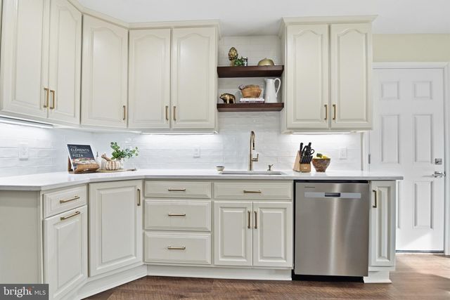 11302 ALMS HOUSE CT, Fairfax Station, VA 22039