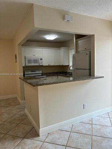 7910 Taft St 214, Pembroke Pines, FL 33024