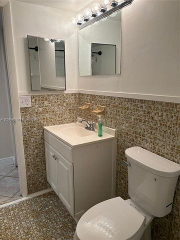 7910 Taft St 214, Pembroke Pines, FL 33024