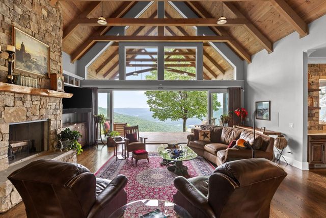 6835 Jasper Highlands Boulevard, Jasper, TN 37347