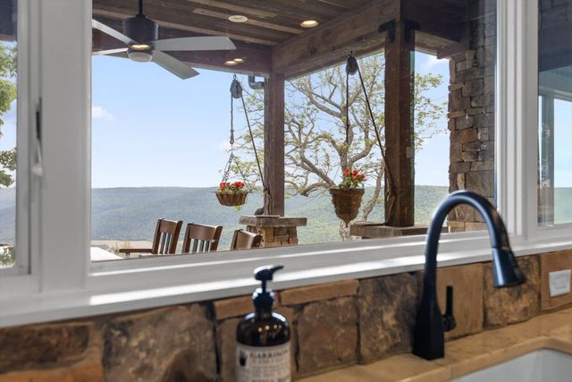 6835 Jasper Highlands Boulevard, Jasper, TN 37347