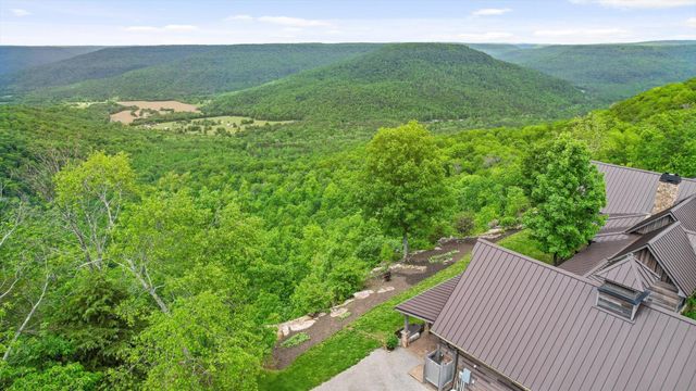 6835 Jasper Highlands Boulevard, Jasper, TN 37347