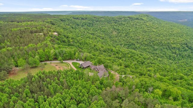6835 Jasper Highlands Boulevard, Jasper, TN 37347