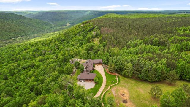 6835 Jasper Highlands Boulevard, Jasper, TN 37347