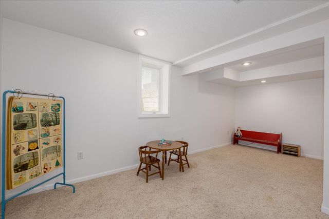 5459 Coachlight Drive, West Des Moines, IA 50266