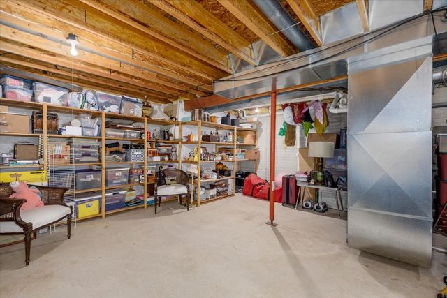 5459 Coachlight Drive, West Des Moines, IA 50266