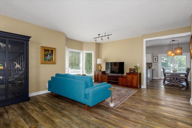5459 Coachlight Drive, West Des Moines, IA 50266