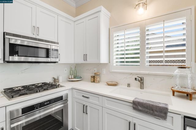 5619 Berwick Ct, Discovery Bay, CA 94505