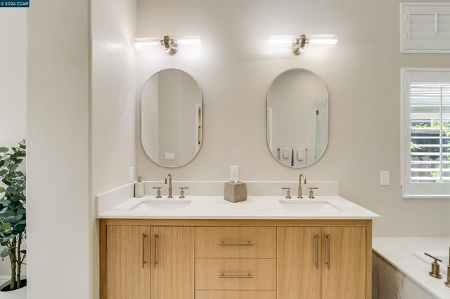 5619 Berwick Ct, Discovery Bay, CA 94505