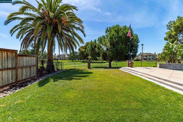 5619 Berwick Ct, Discovery Bay, CA 94505