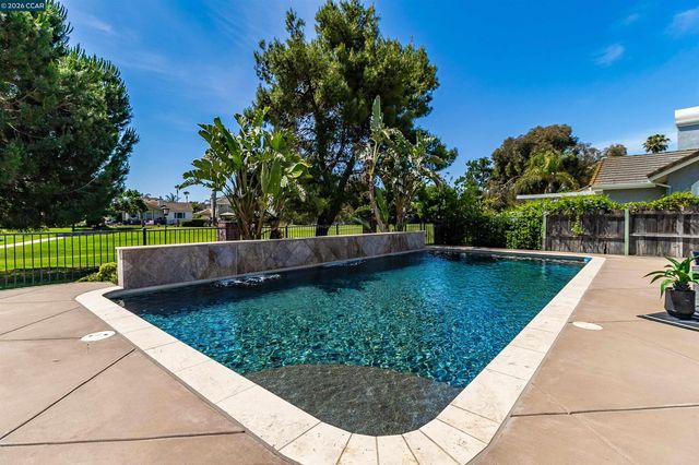 5619 Berwick Ct, Discovery Bay, CA 94505