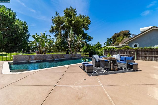 5619 Berwick Ct, Discovery Bay, CA 94505