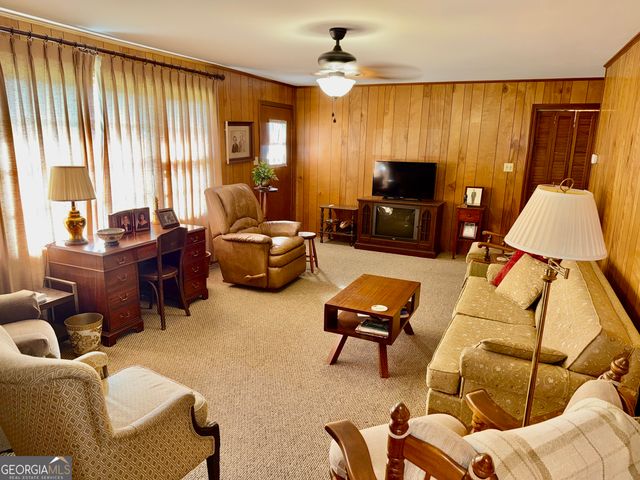 1245 Crestview Drive, Elberton, GA 30635