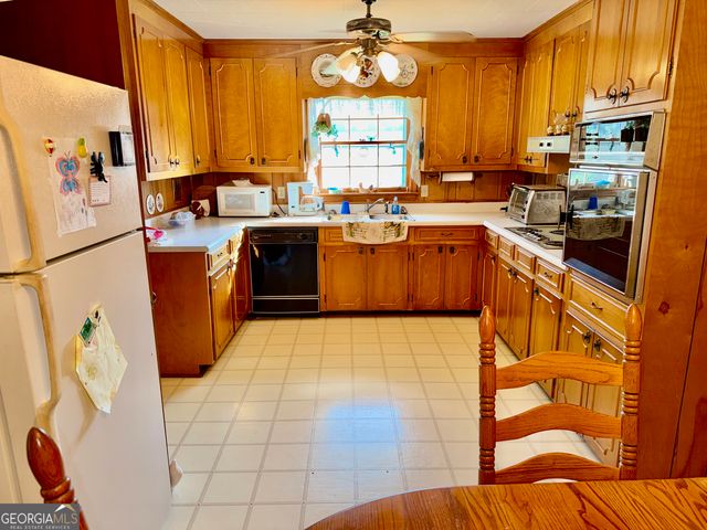 1245 Crestview Drive, Elberton, GA 30635
