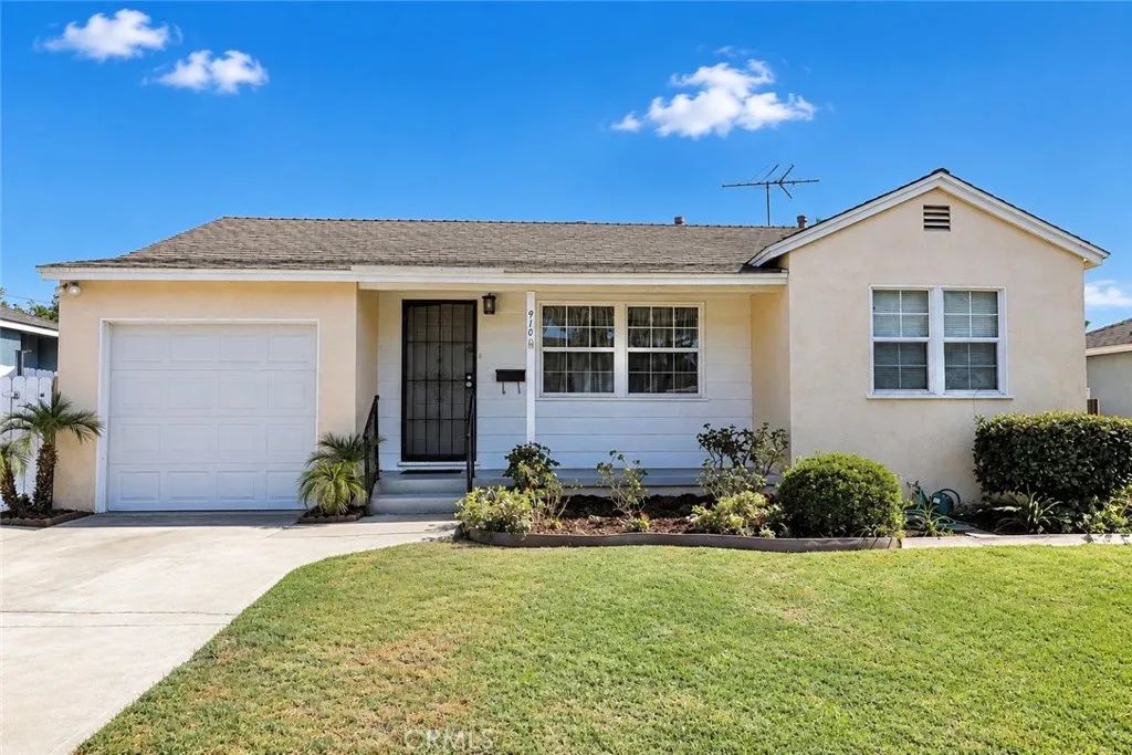 910 W Heather, La Habra, CA 90631