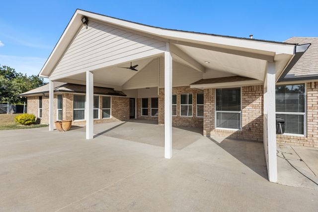1055 The Meadows Parkway, Desoto, TX 75115