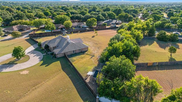 1055 The Meadows Parkway, Desoto, TX 75115