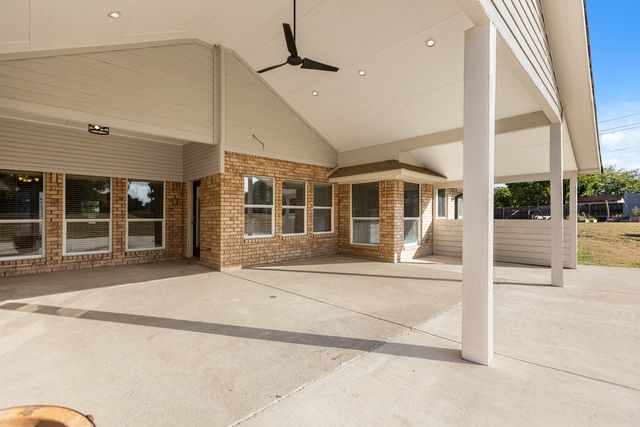 1055 The Meadows Parkway, Desoto, TX 75115