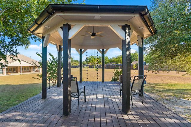 1055 The Meadows Parkway, Desoto, TX 75115
