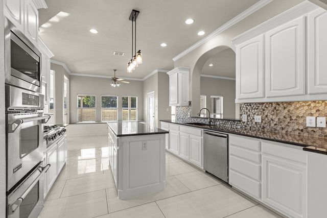 1055 The Meadows Parkway, Desoto, TX 75115